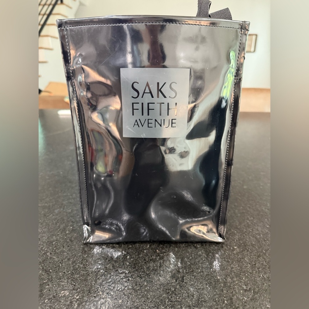 Saks Fifth Avenue Black Patent Leather Pocket Shopping Bag Tote - Picture 3 of 9